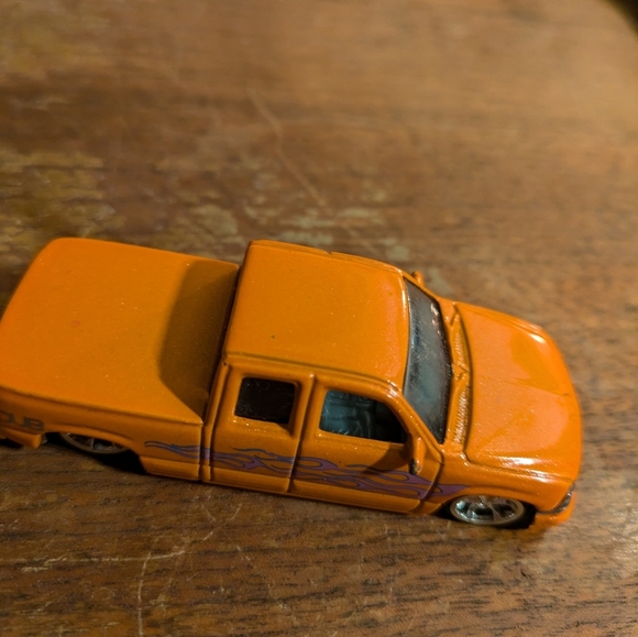 2000 Chevrolet Silverado Jada Orange Toy Truck with Purple Flames - Picture 4 of 8